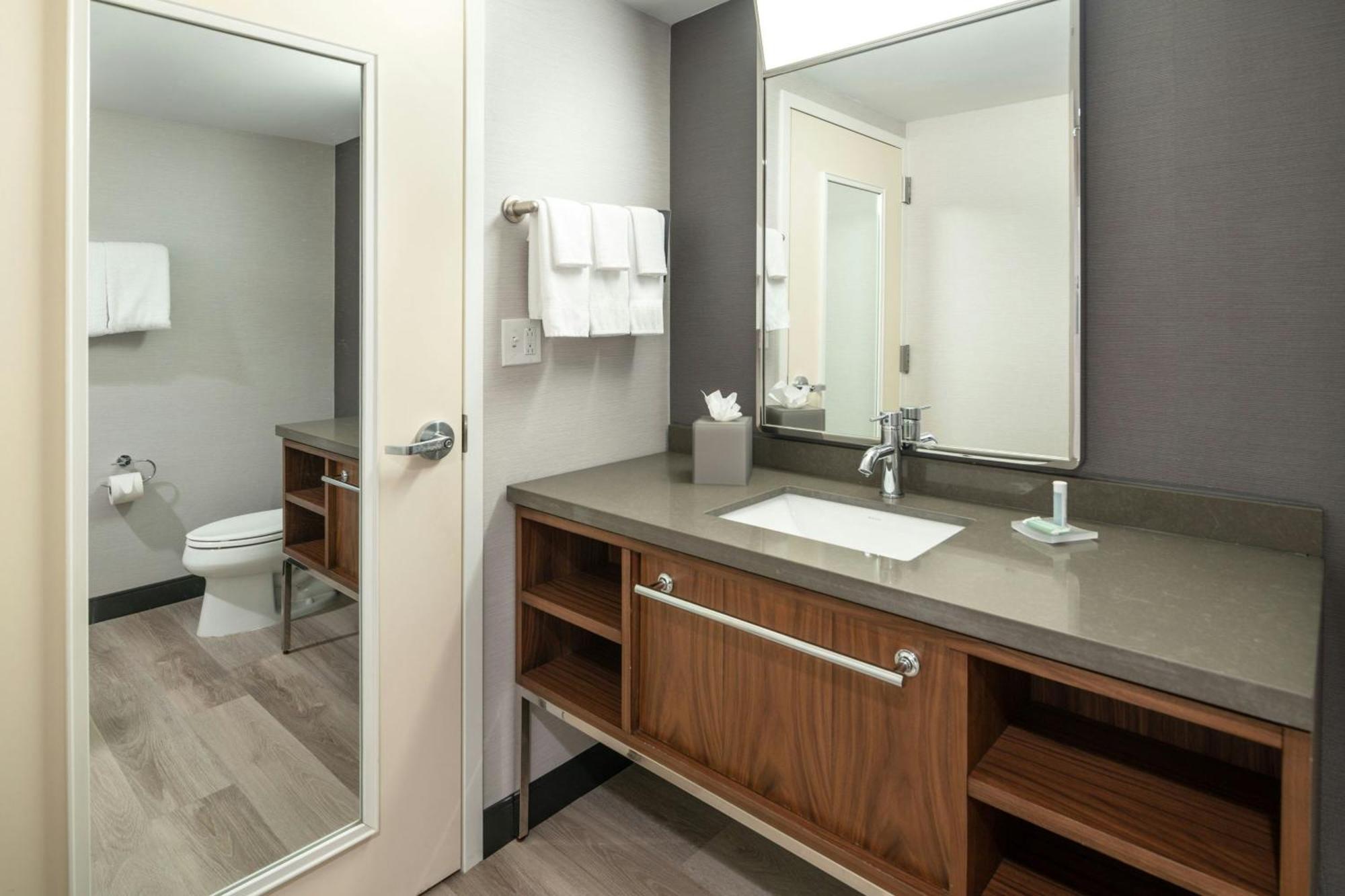 Отель Courtyard By Marriott Providence Линкольн Экстерьер фото