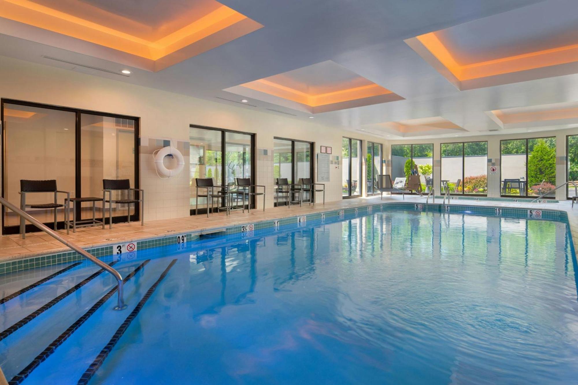 Отель Courtyard By Marriott Providence Линкольн Экстерьер фото