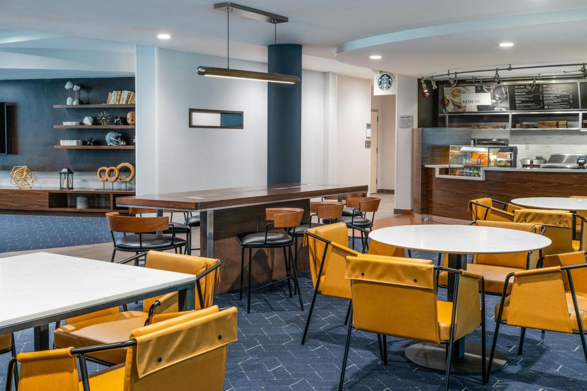 Отель Courtyard By Marriott Providence Линкольн Экстерьер фото