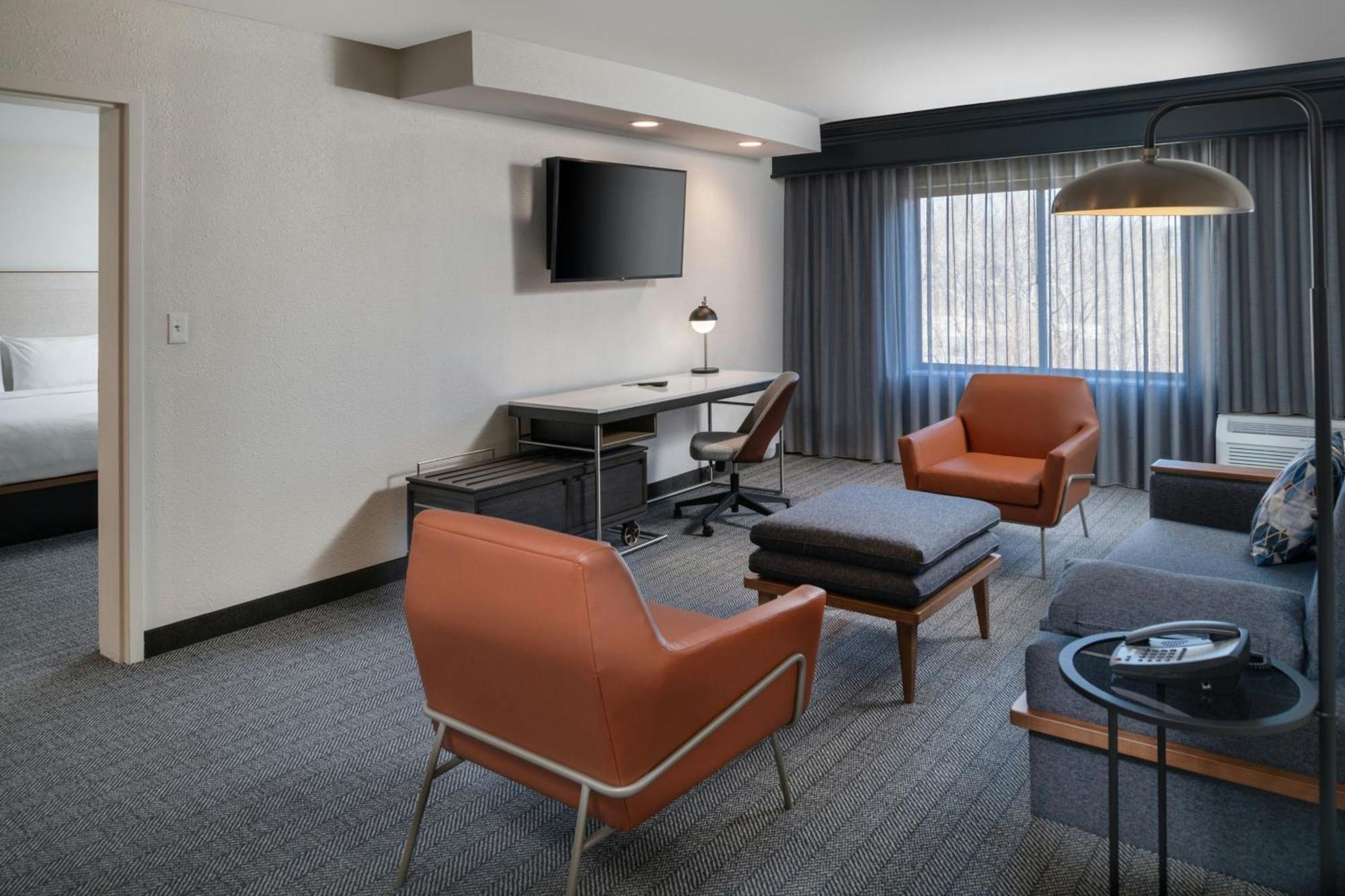 Отель Courtyard By Marriott Providence Линкольн Экстерьер фото